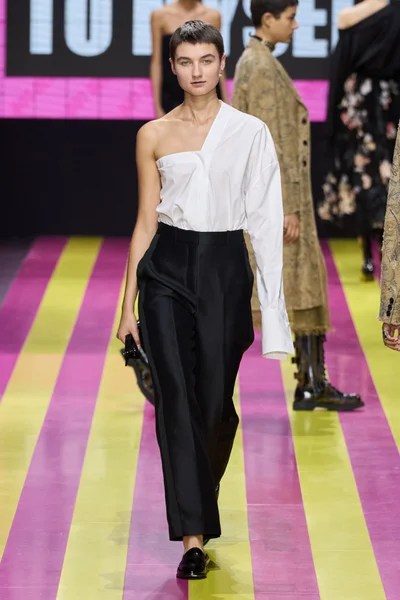 Look 73